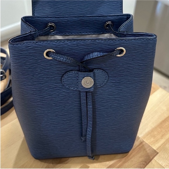 NWOT DKNY 100% Leather Lex Small Convertible Backpack & Crossbody - Picture 13 of 17